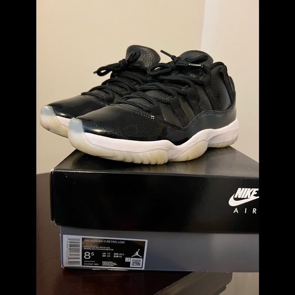 Nike Other - NIKE men Air Jordan 11 retro low / size 8.5